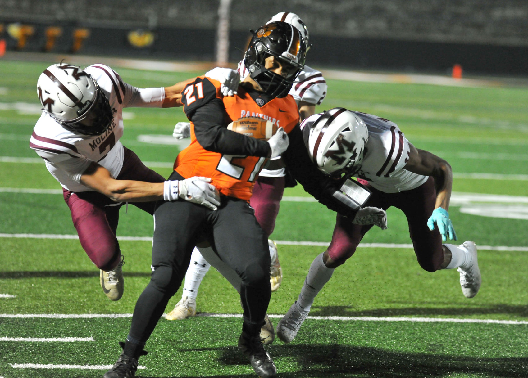 040221-qc-spt-moline-ut fball-123
